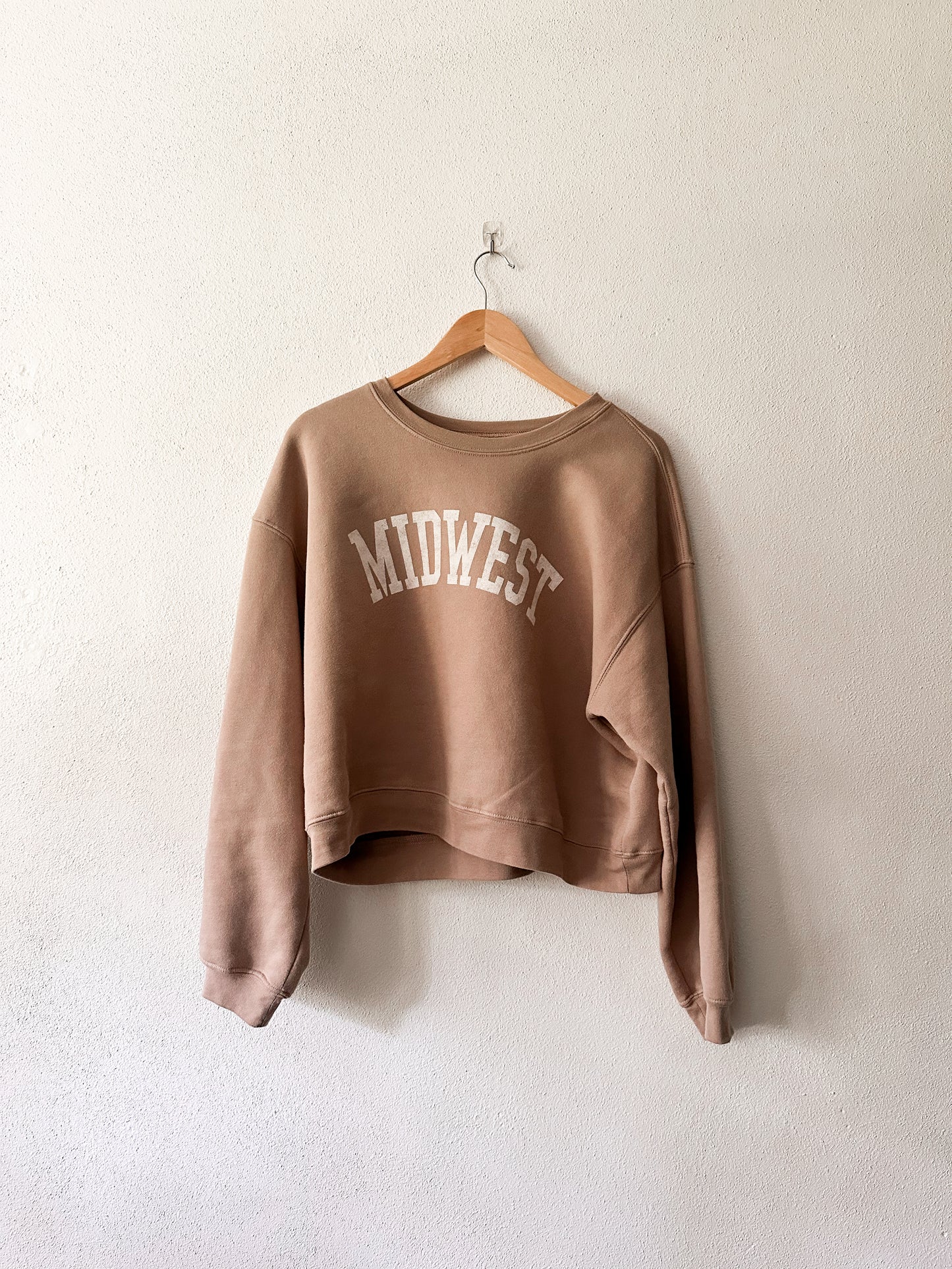 "MIDWEST" Mid-length Graphic Sweatshirt